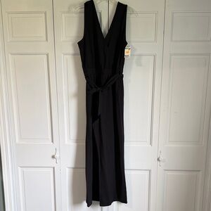 Elegant Black Sleeveless Jumpsuit